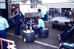 Pause beim F.1 Team von Tyrrell im Zelt Fahrerlager von Zolder Belgien 1978.