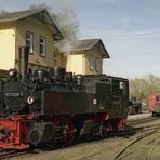 Pause! Die Lokmannschaft stärkt sich im Bahnhofslokal.