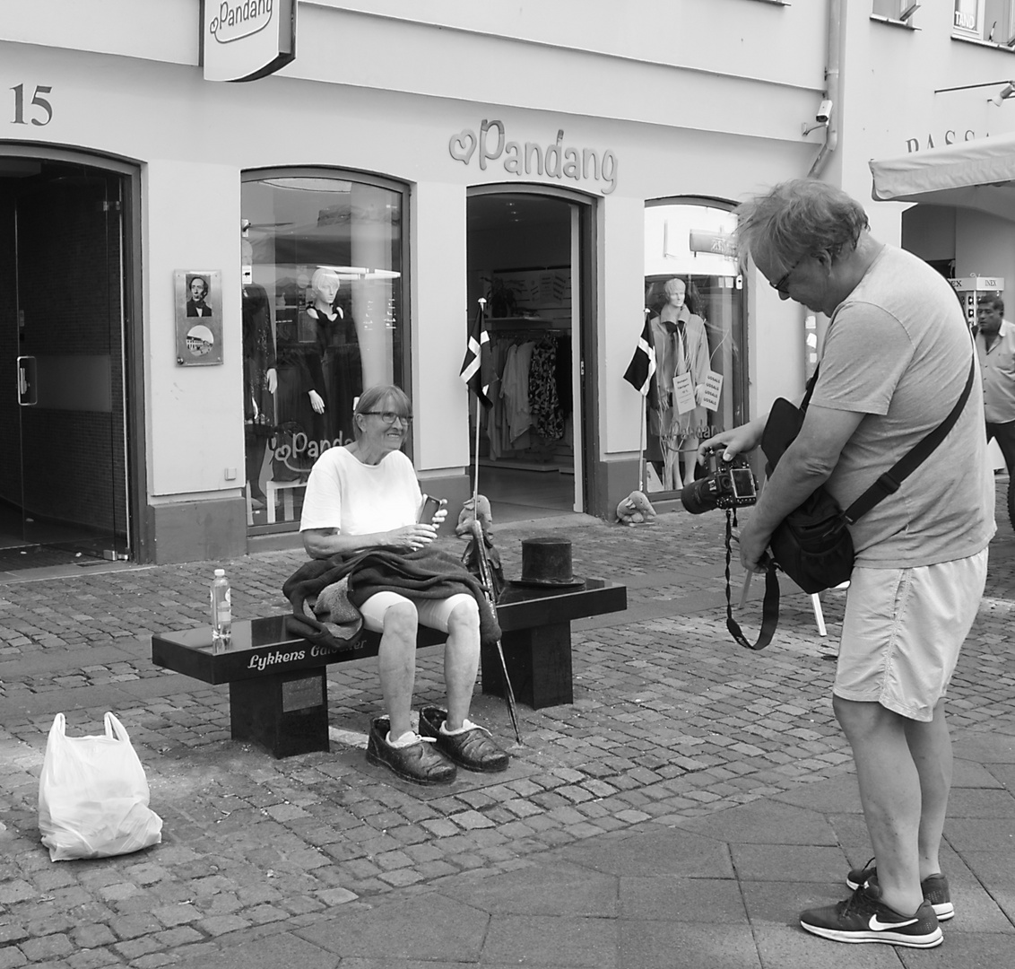 Pause im großen Schuh