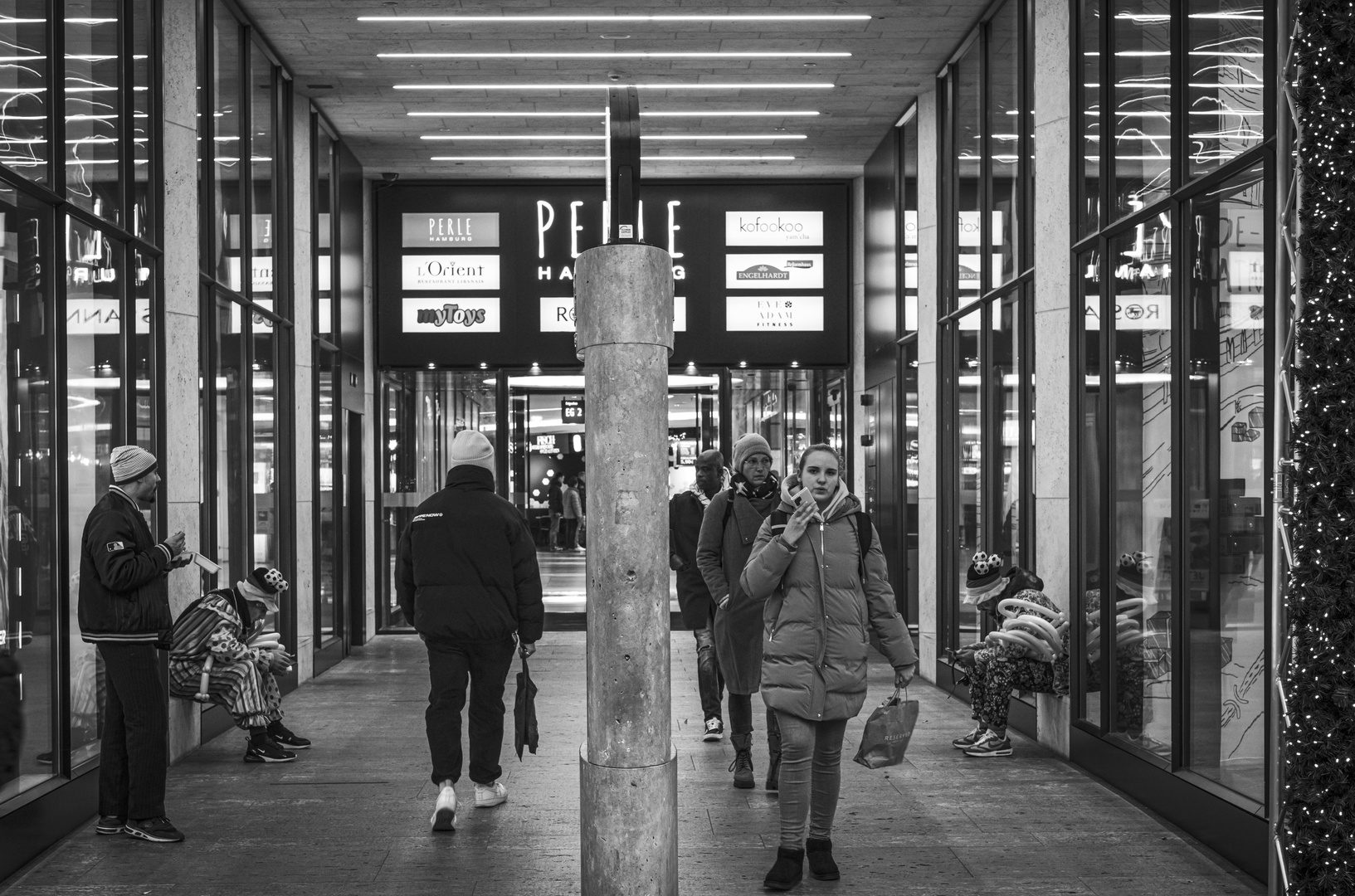 Pausensymetrie Foto &amp; Bild | streetfotografie mit menschen, hamburg ...