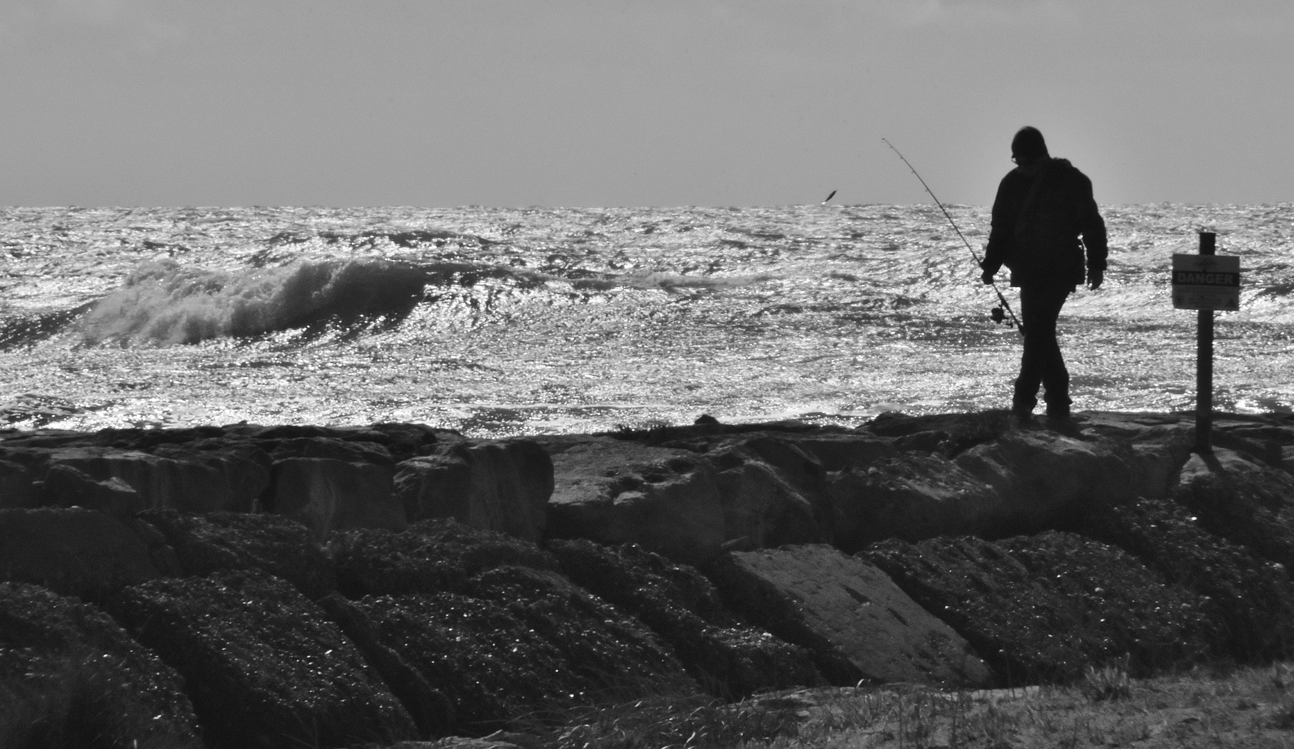 Pauvre pêcheur.....Mer agitée!