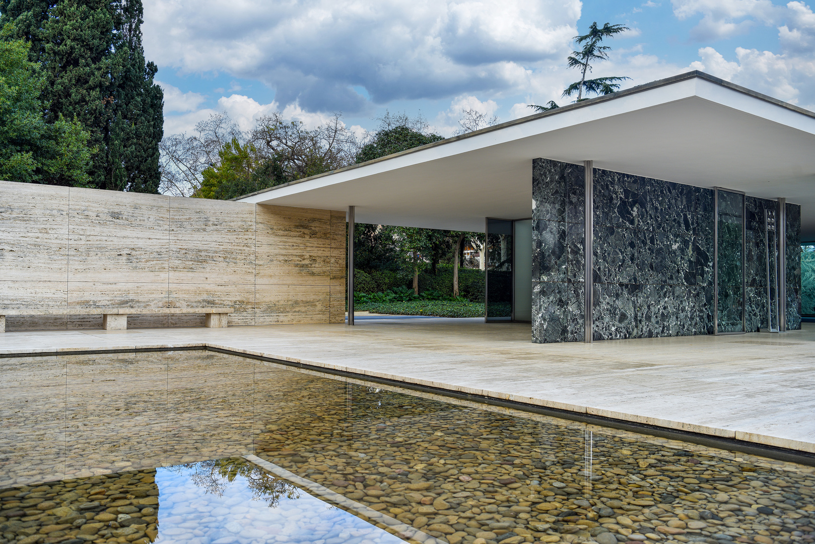 Pavelló Mies van der Rohe 01