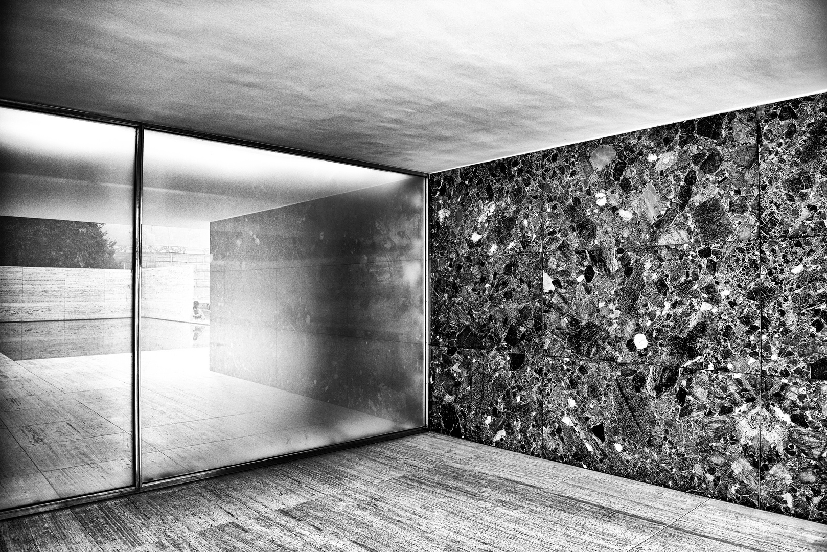 Pavelló Mies van der Rohe 02