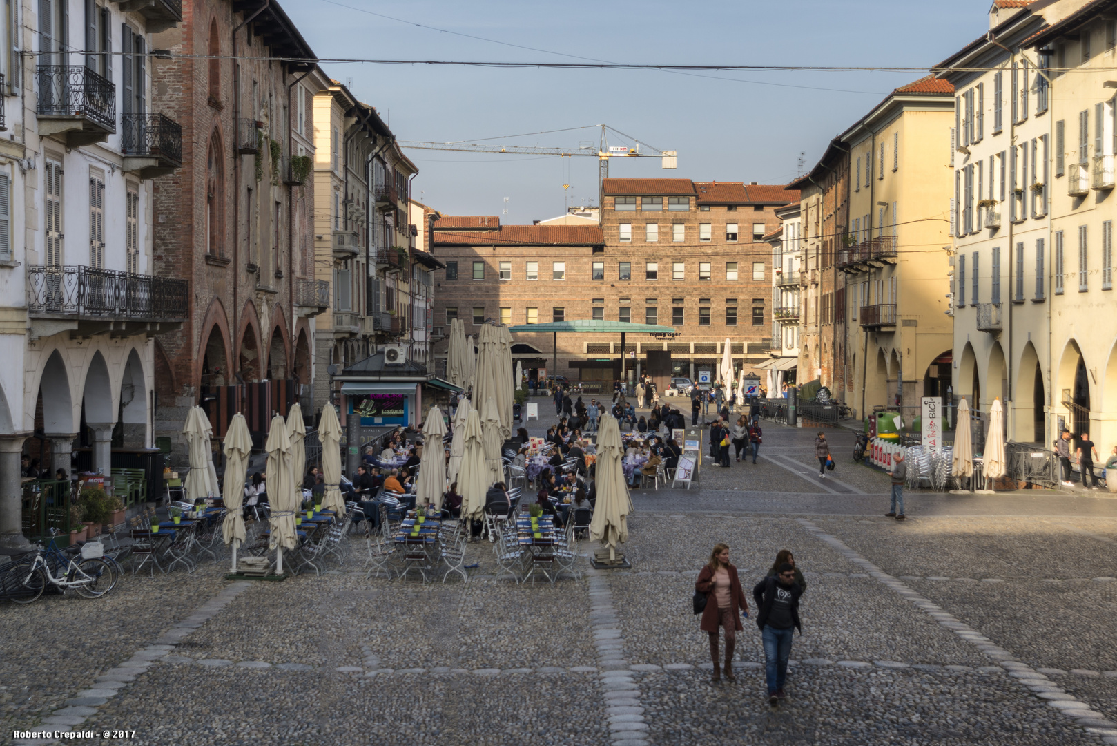 Pavia, Piazza della Vittoria