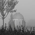 Pavilion im Nebel