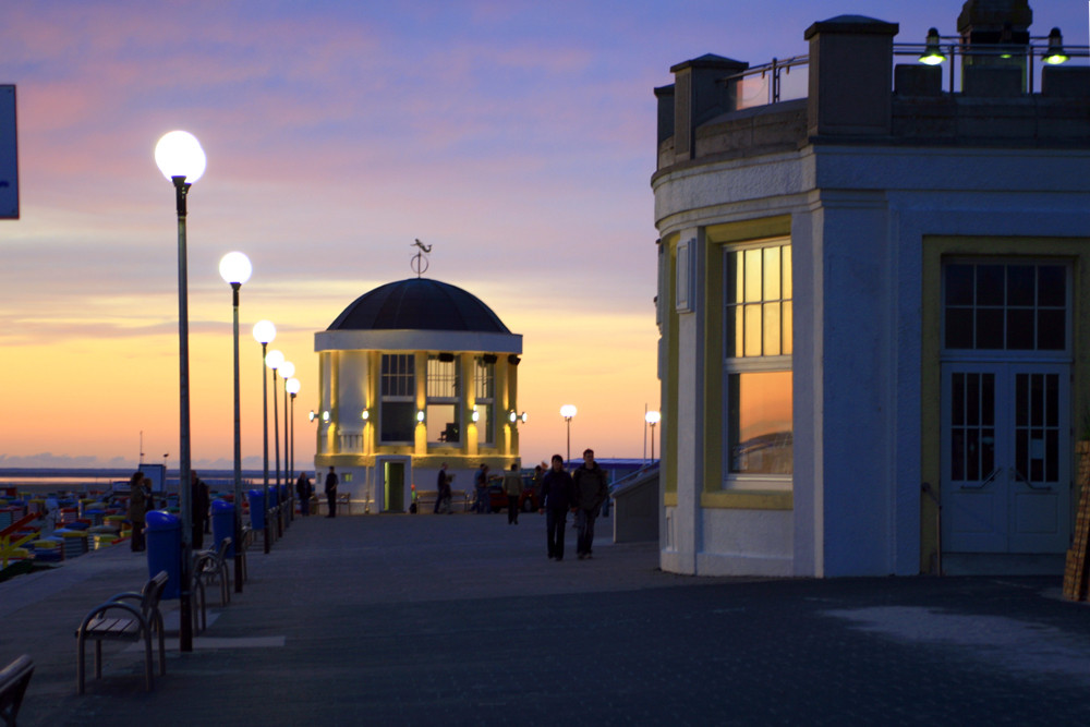 Pavillion bei Sonnenuntergang...