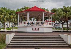 Pavillion im kleinen Stadtspark von Povoacao