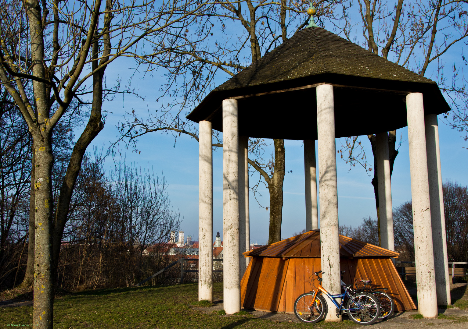 Pavillon auf dem Neuhofener Berg