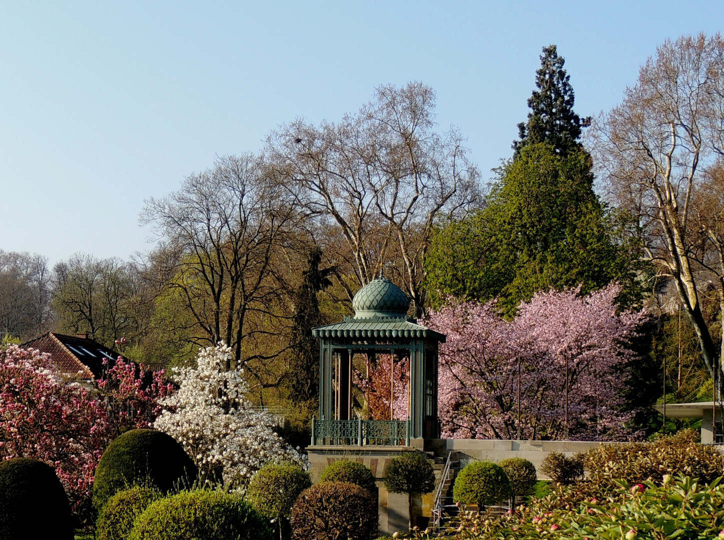 Pavillon beim Treppenabgang