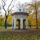 Pavillon im Park