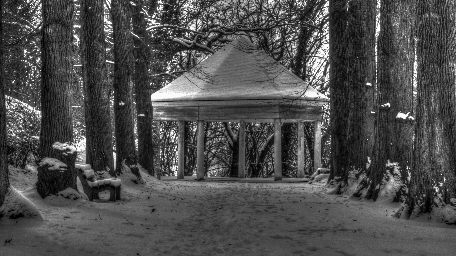 Pavillon im Wechselburger Park