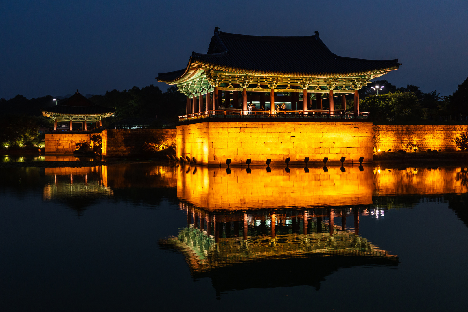 Pavillon im Wolji Teich in Gyeongju, Südkorea Foto & Bild nacht