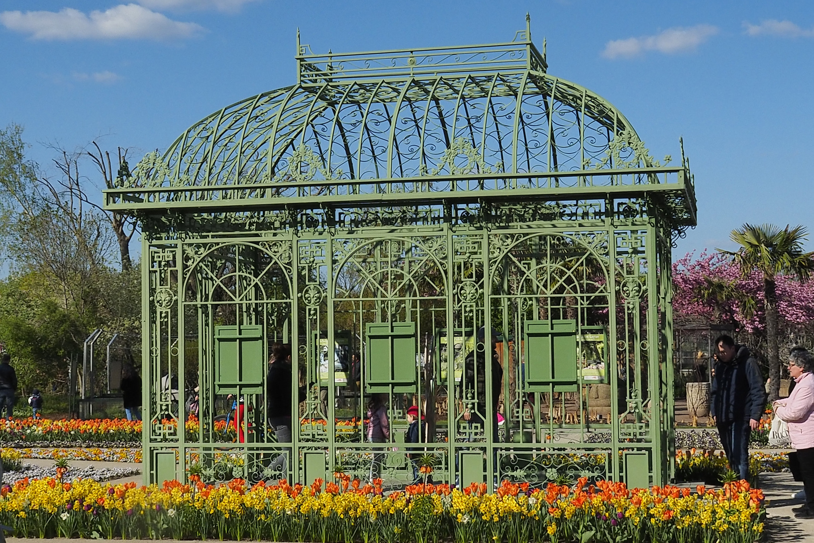 Pavillon in Hirschstetten in Frühling