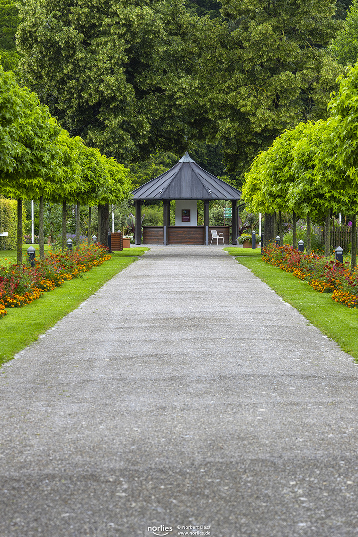 Pavillon mit Grün