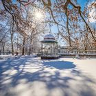 Pavillon mit Sonne