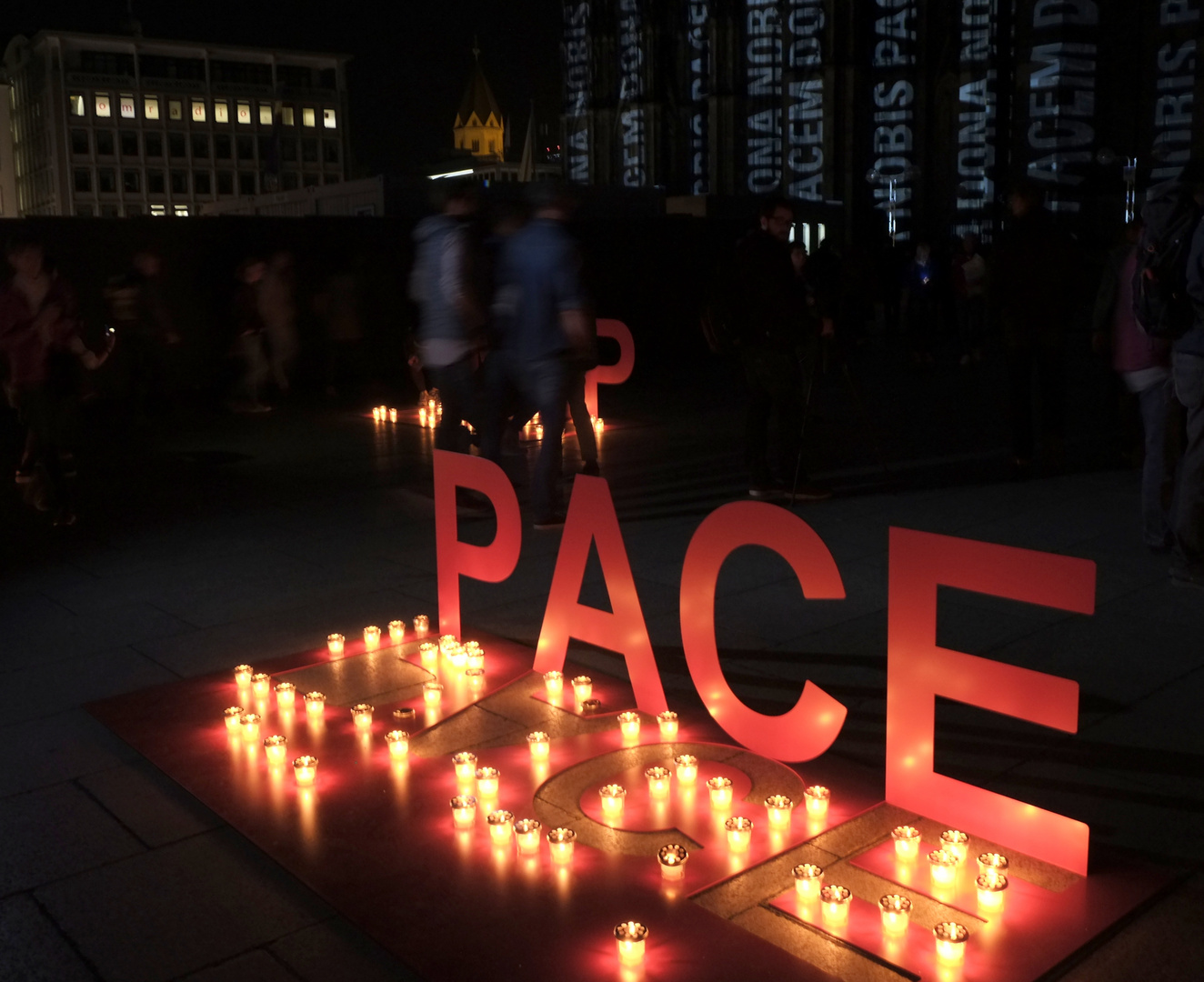 PAX - PACEM - PEACE - PAIX - PAZ - FRIEDEN