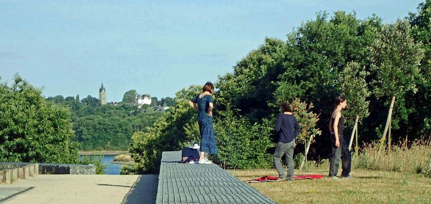 Paysage aux 5 stèles