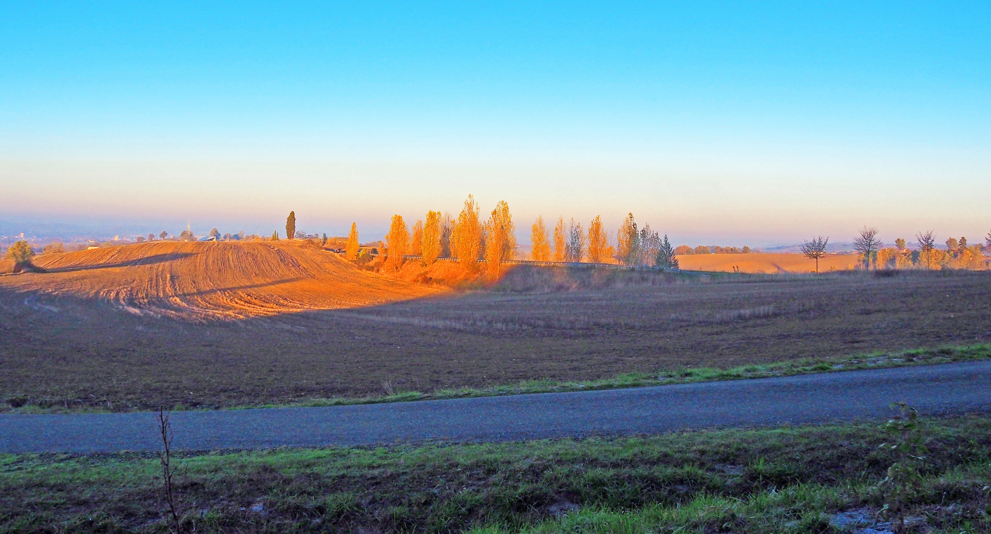 Paysage gersois au lever du soleil