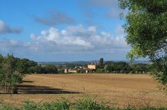 Paysage près de Condom avec le Château de Peyriac