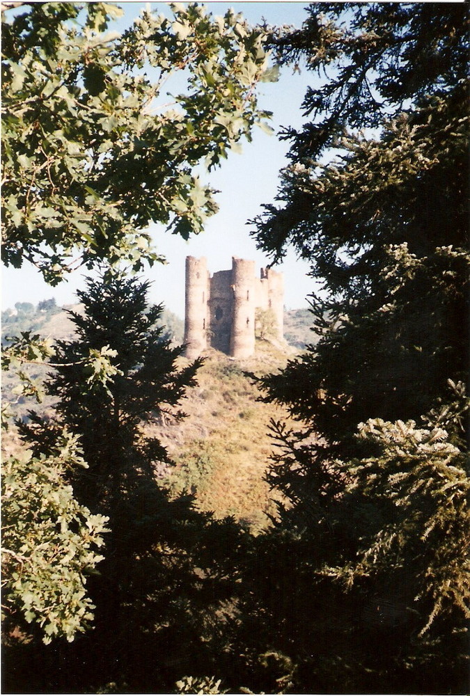 Paysage romantique d'Auvergne..........