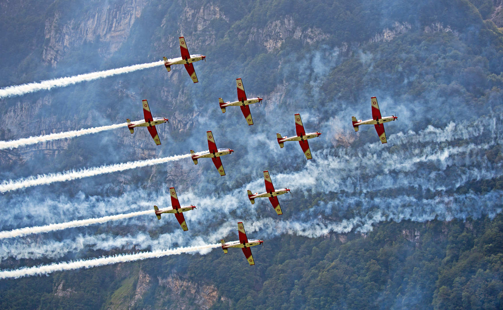 PC 7 Team Swiss Airforce