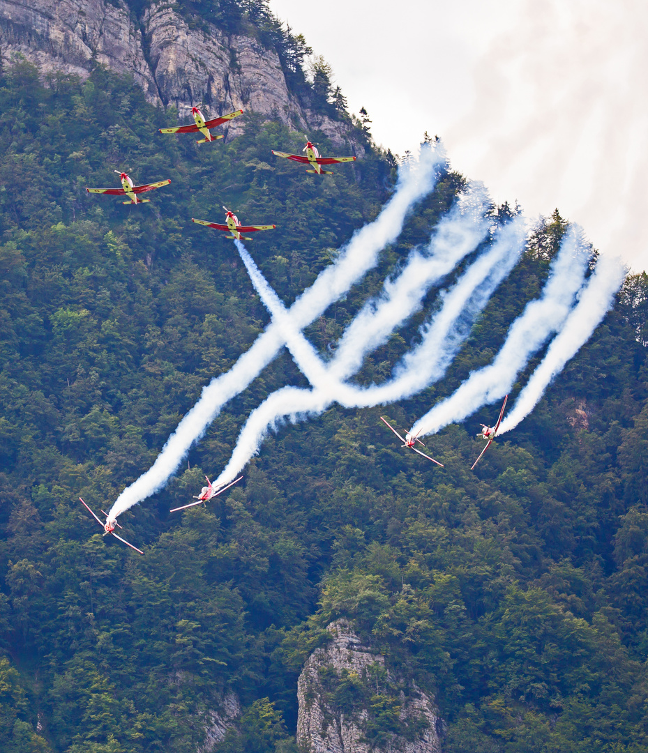 PC 7 Team Swiss Airforce