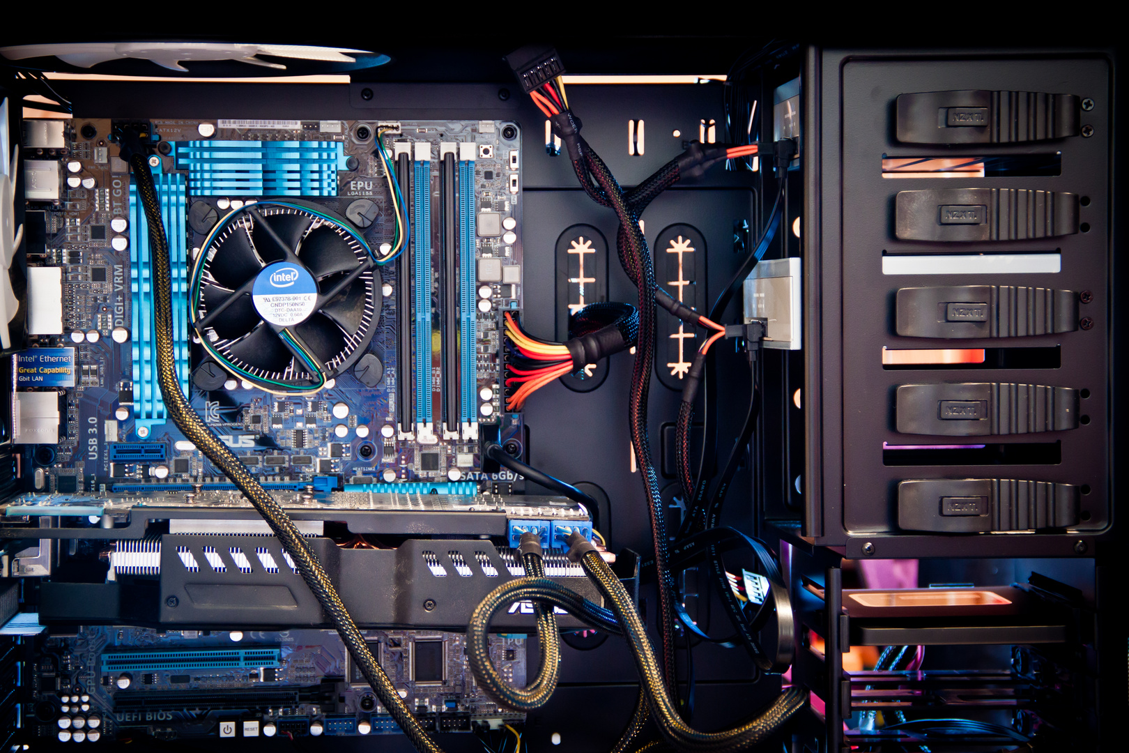 Pc innenleben i5 2500k quadcore foto bild industrie und technik