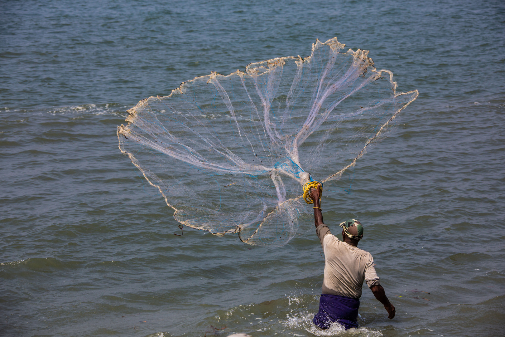 Pêche au filet sur les rivages de Cochin