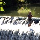 Pêche sur la chaussée du moulin de Gauge à Condom (Gers)