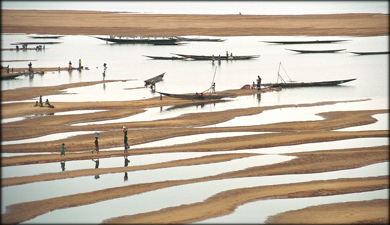 Pêcheurs Bozos sur le le Bami, un affluent du Niger
