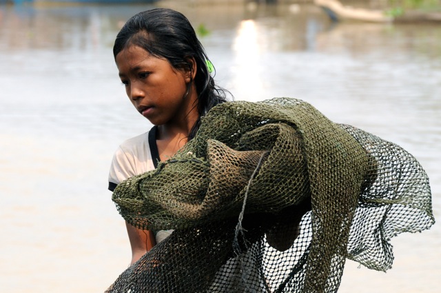 Pêcheuse du Cambodge