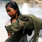 Pêcheuse du Cambodge