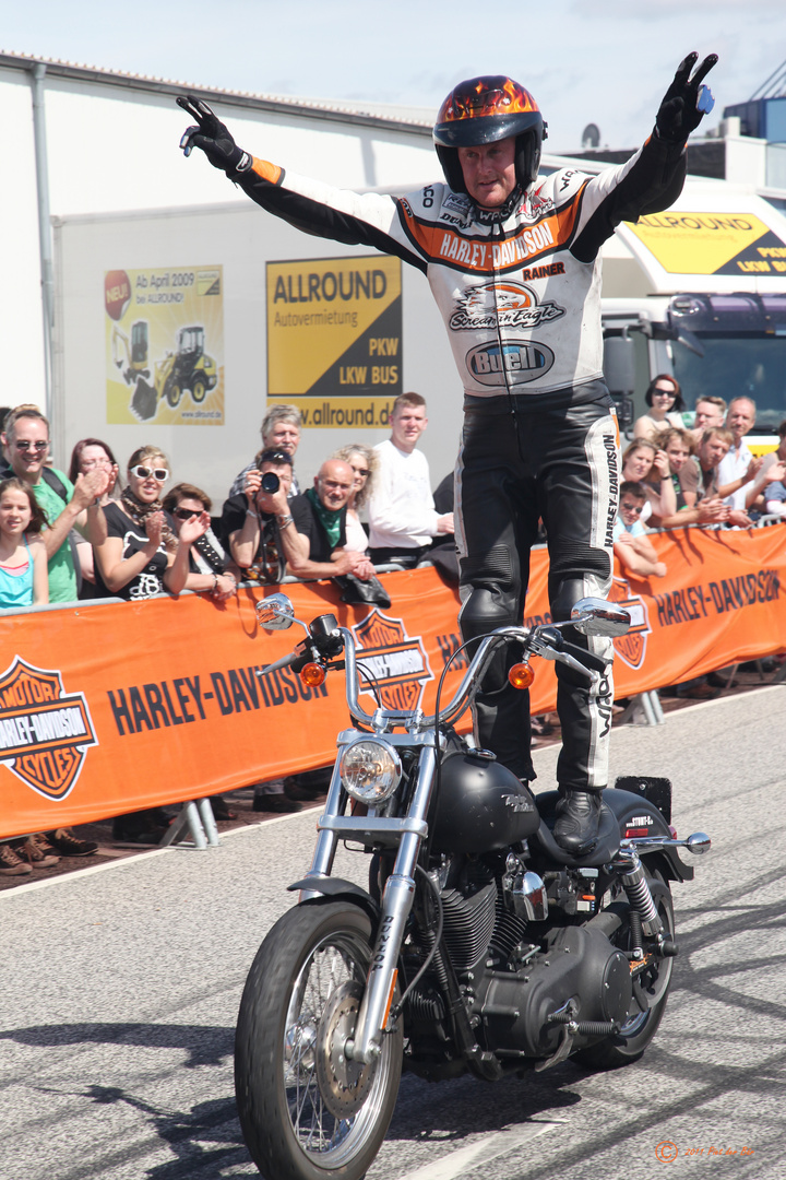 Peace .....auf den Harley Days Hamburg 2011