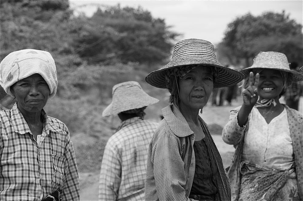 peace :-))) burma 2011