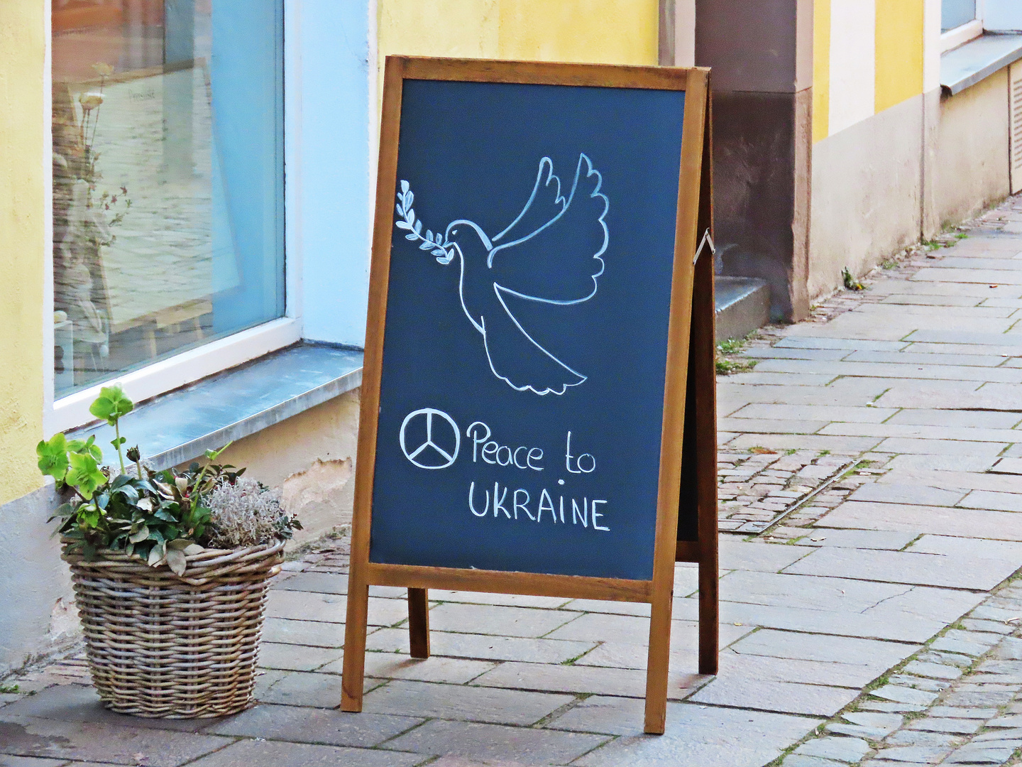 Peace to UKRAINE