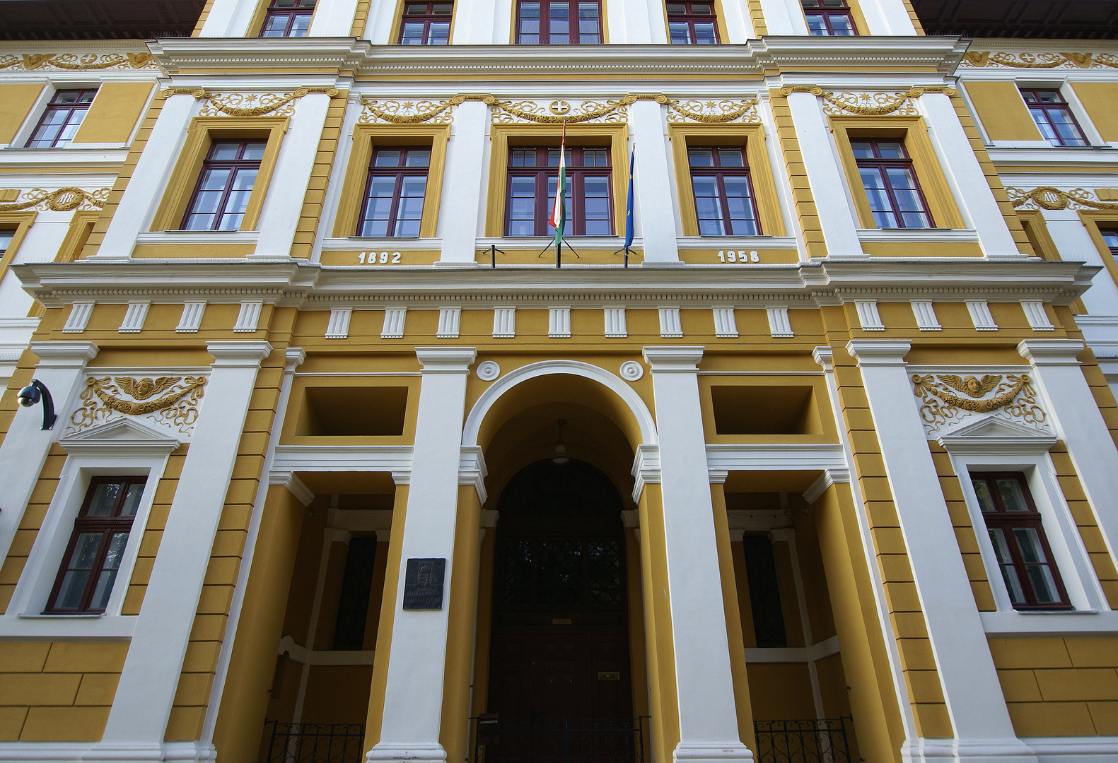 Pécs - Fassade Detail (Klára Leöwey Gymnasium)