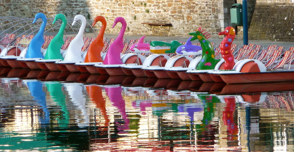 Pédalos à Bouillon photo et image europe, benelux, belgium Images