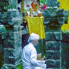 Pedanda priest at Pagawesi