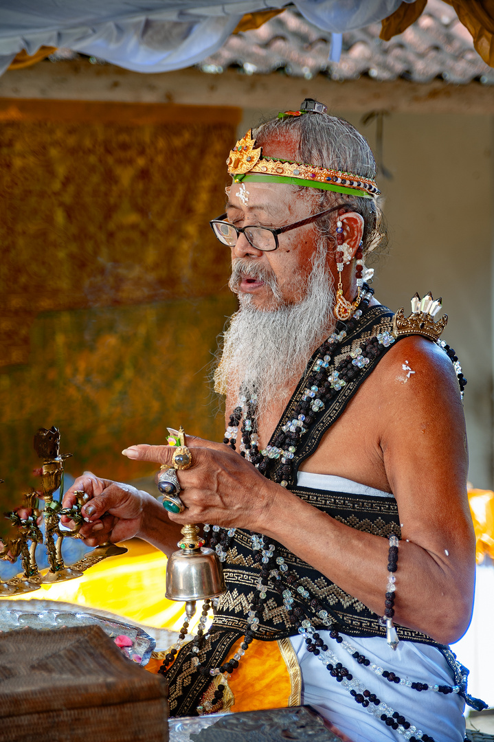 Pedanda priest in Sembung