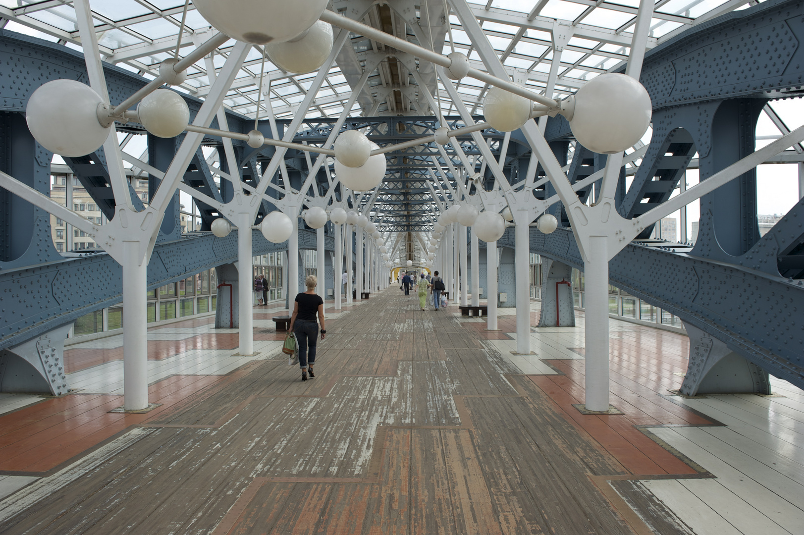 pedestrian bridge across the Moscow River