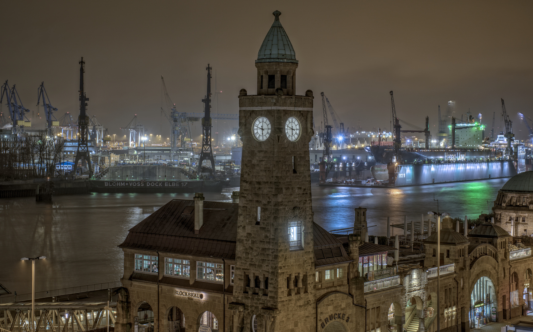 Pegelturm Landungsbrücken