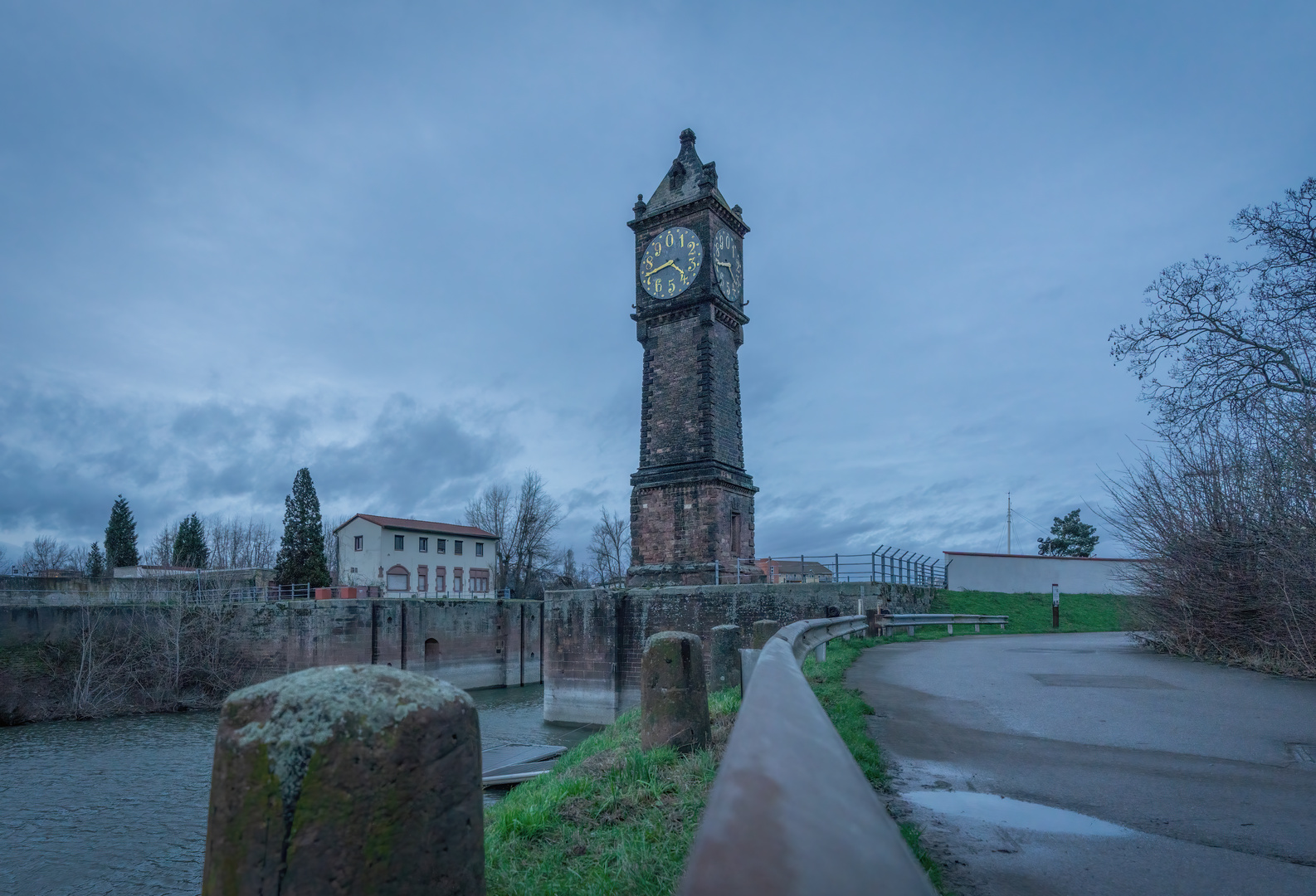 Pegeluhr an der Parkinsel