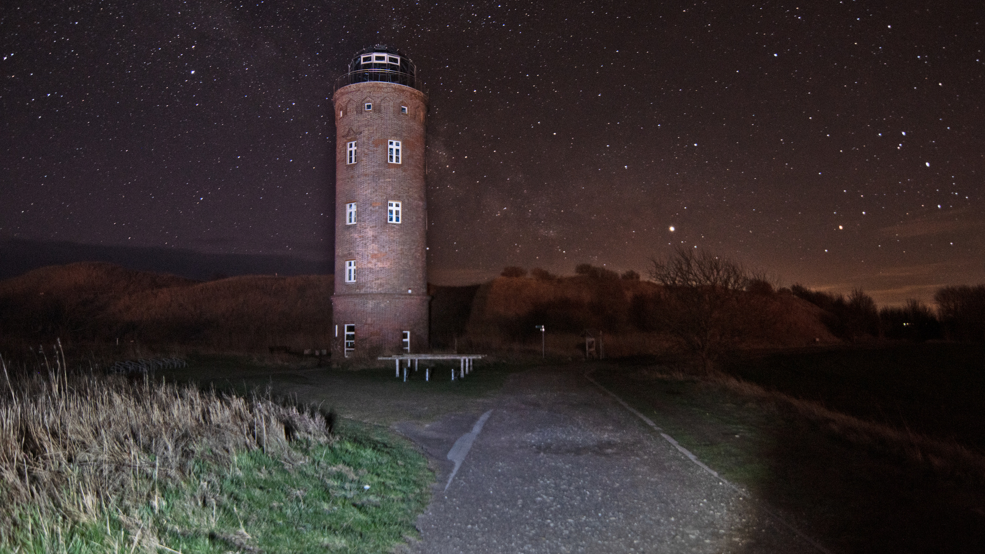 Peilturm unterm Sternenhimmel