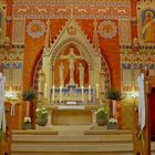 Peine St.-Jakobi-Kirche Altar Blumenschmuck