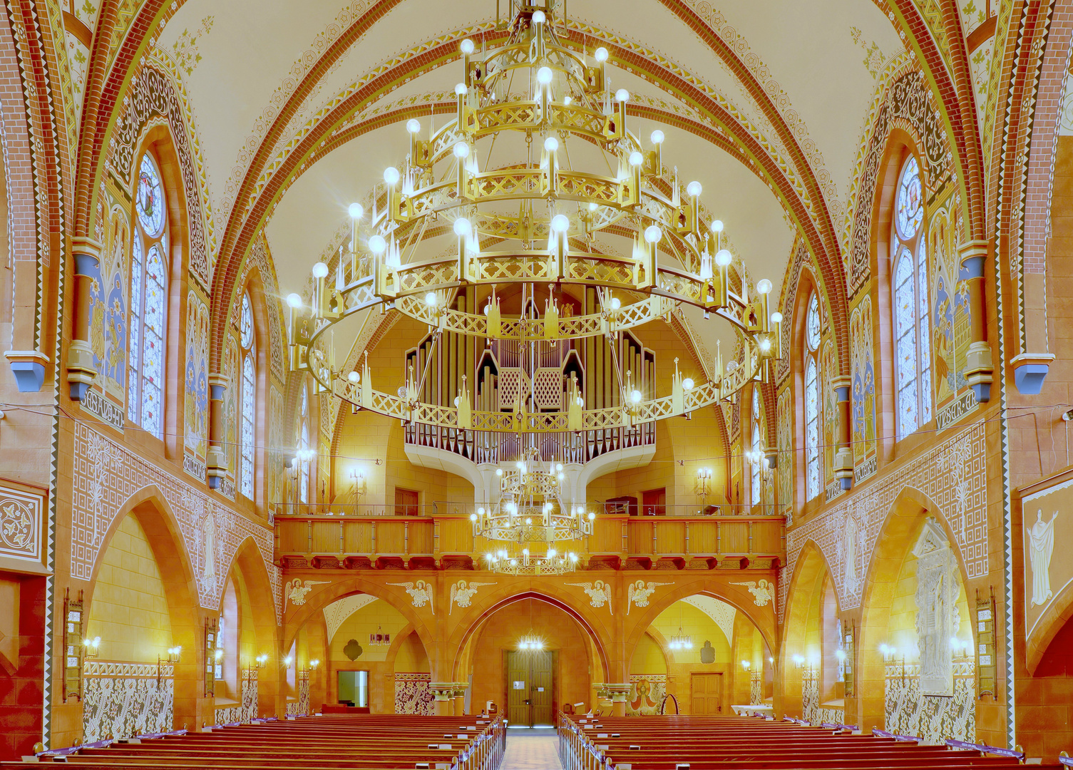 Peine St.-Jakobi-Kirche Innenraum Leuchter Fenster Malerei Eingang