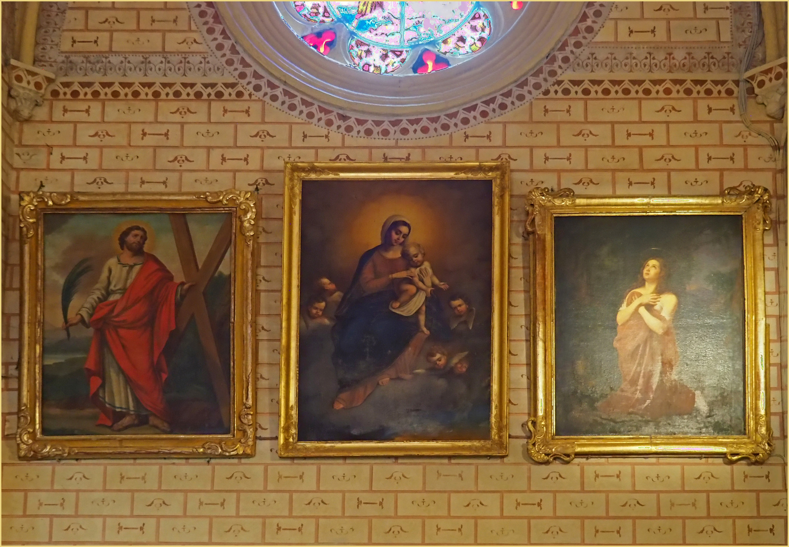 Peintures dans le transept de l’Eglise Saint-André de Sauveterre-de-Béarn