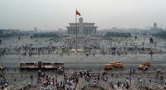 Peking - Platz (vor dem Tor) des himmlischen Friedens (Tiananmen)