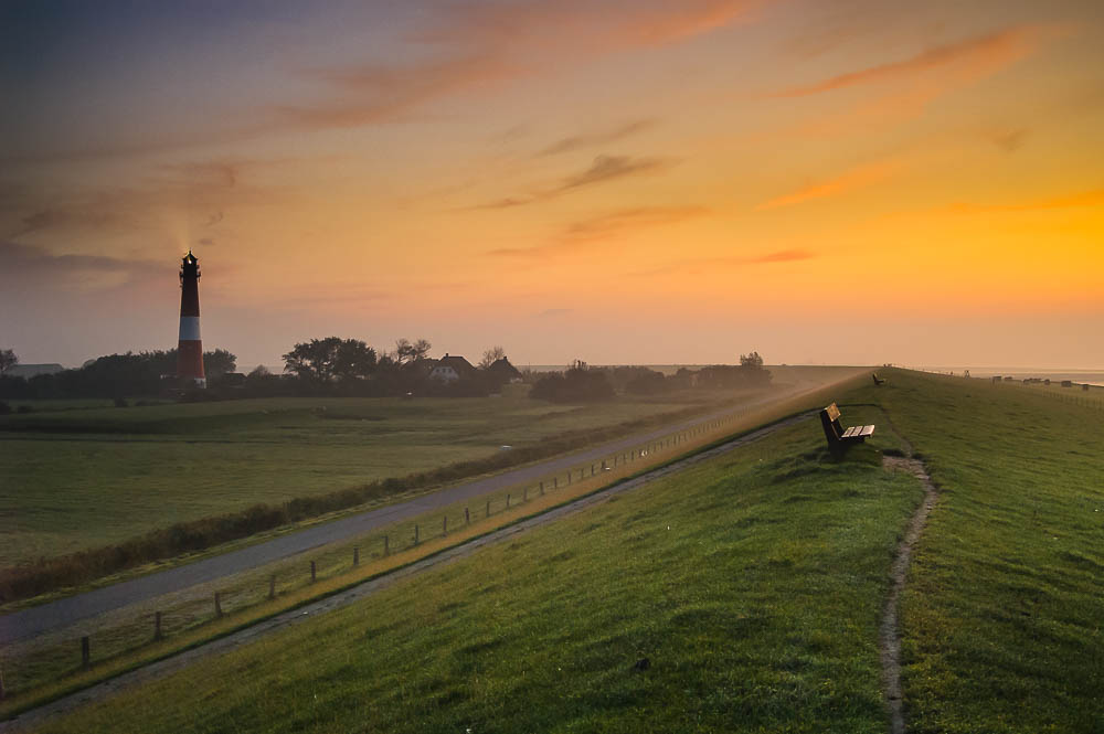 Pellwormer Leuchtturm am frühen Morgen