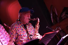 P_EM2A9966_v2_w10_sax_MK_beainCam