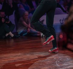 Penguin Tappers mit Stepptanz Weltmeister 2024 im Solo Mike Glenney aus Kanada.
